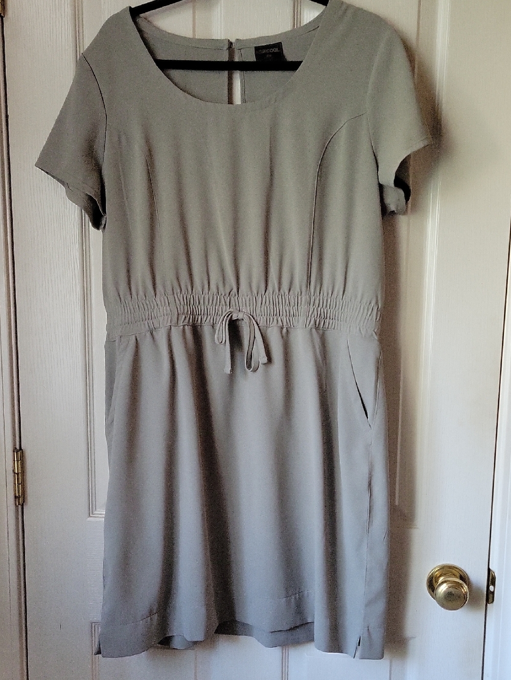 NIC+ZOE Short-Sleeve Drawstring Waist Mini Dress in Light Gray